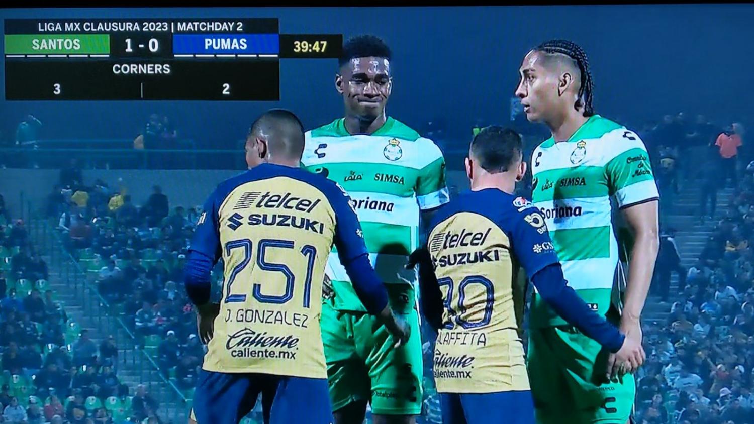 Pumas corner kick defending vs. Santos Laguna goes viral